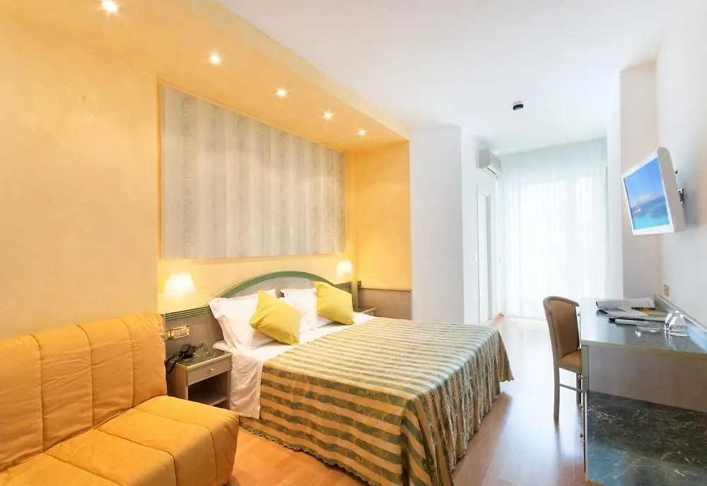 Hotel Montecarlo Бибионе 4*,