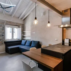 Apartment House Of Glass Cathedral View - The House Of Travelers
