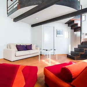 Apartment Antica Via Volta - The House Of Travelers