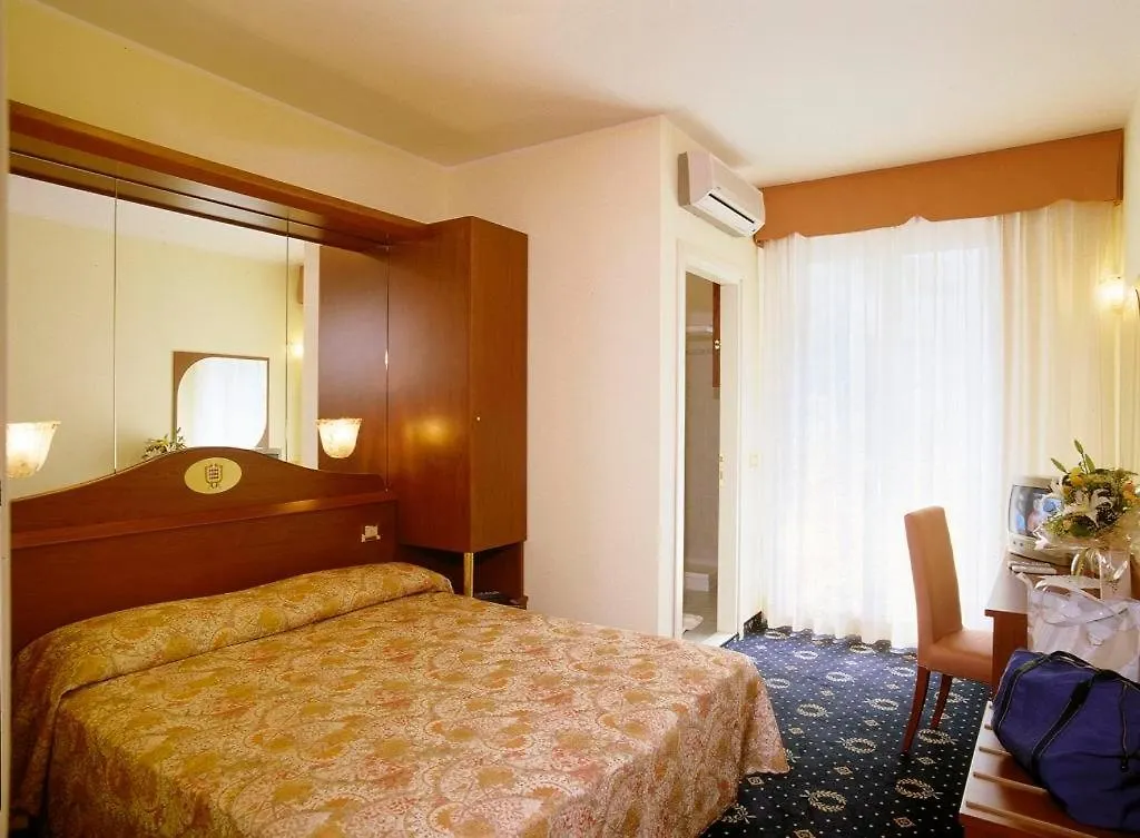 Hotel Montecarlo ビビオーネ